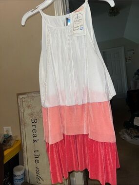 Sleeveless Tiered Pleated Blouse in White, Coral & Pink